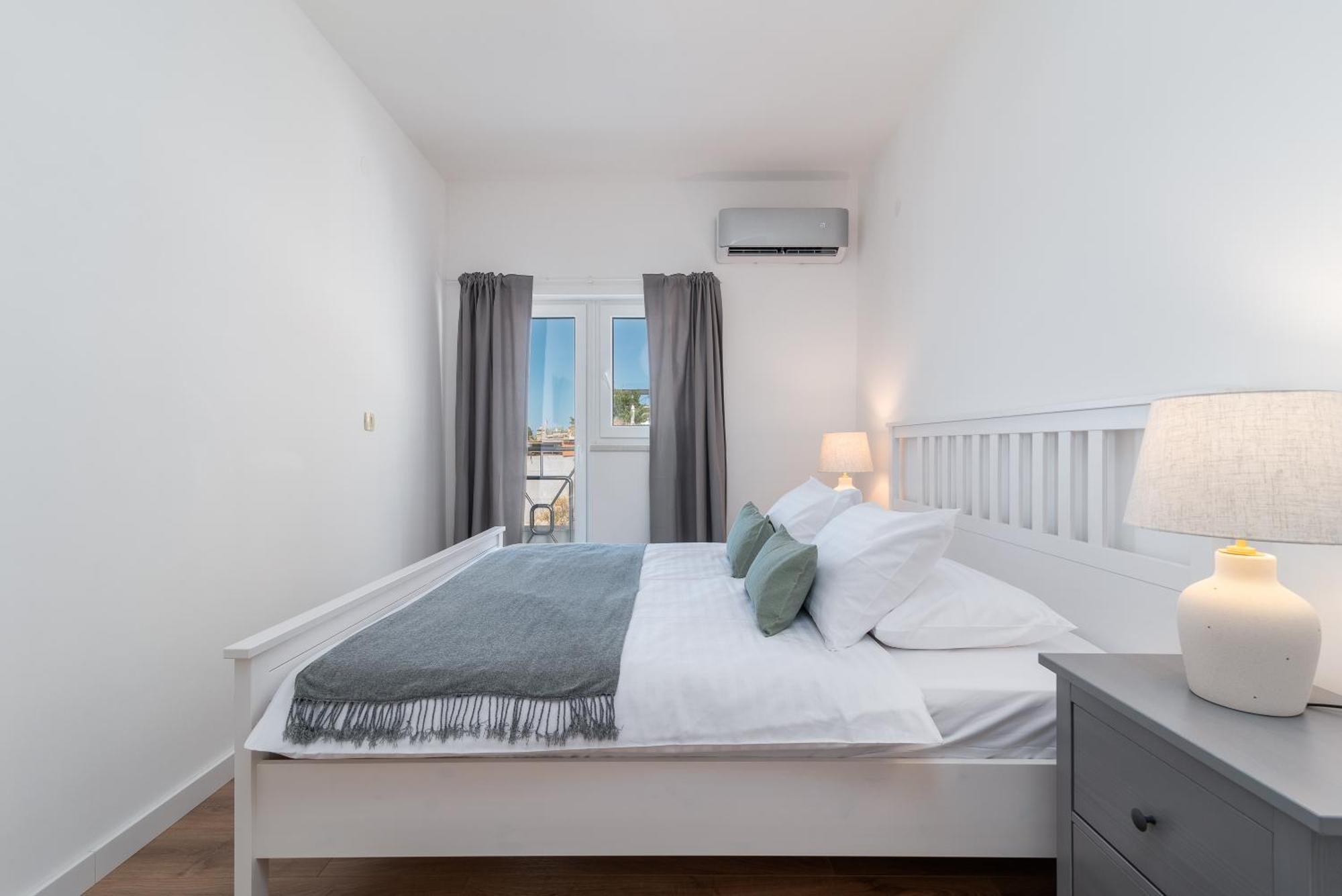 Sea View Apartment Karmen เยเซนิเซ ภายนอก รูปภาพ