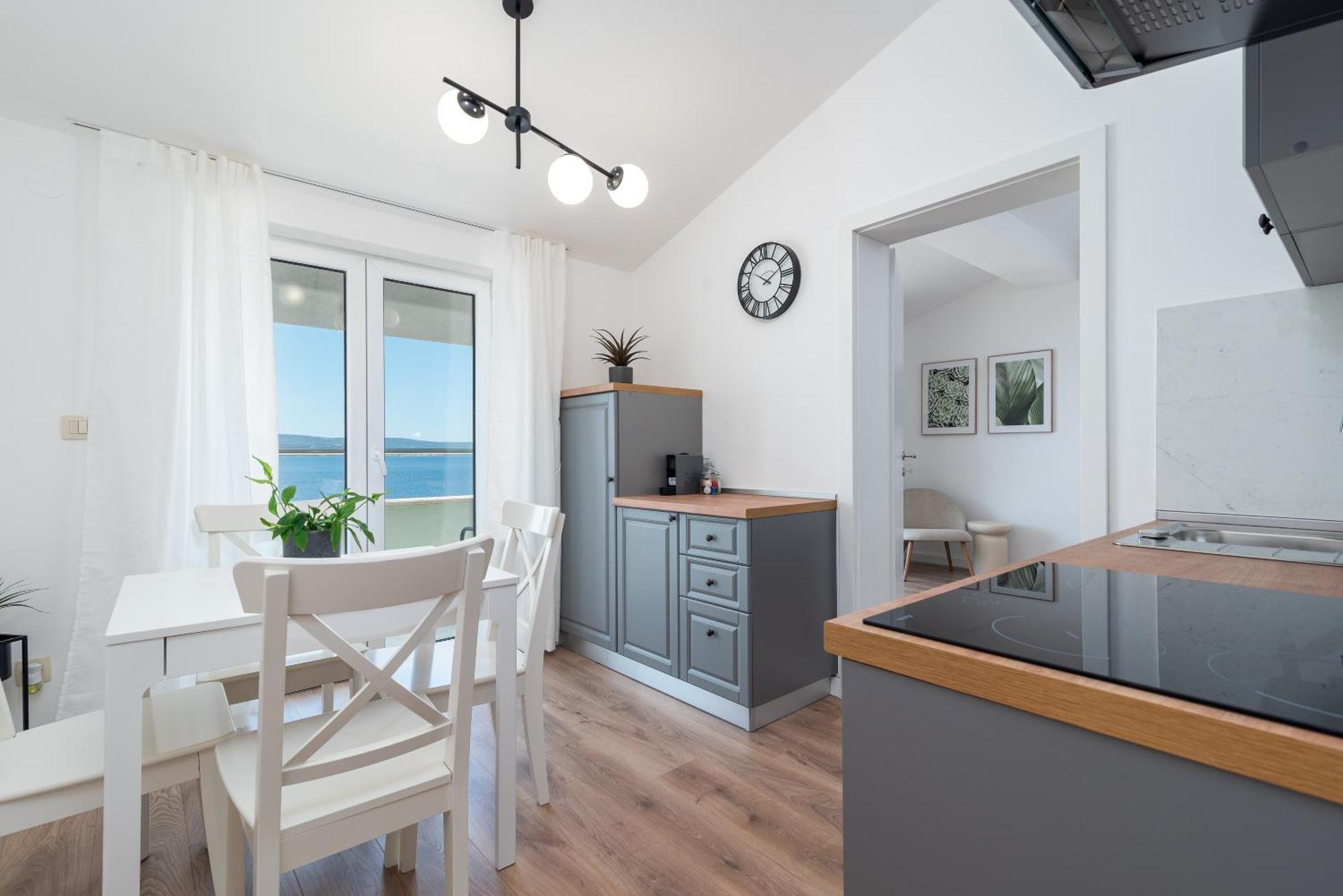 Sea View Apartment Karmen เยเซนิเซ ภายนอก รูปภาพ